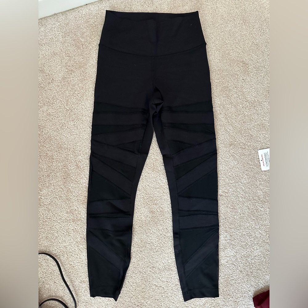 New Wunder Under Mesh black pants like new size 4